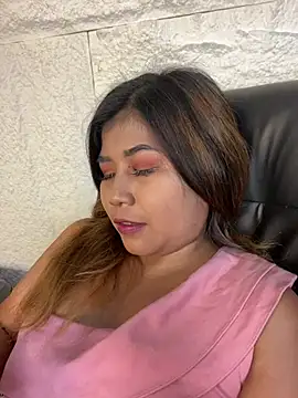 LyraMilano online show from July 2026 12:51:01 PM