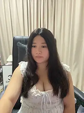 Luckysisi-s online show from June 2026 01:39:01 PM