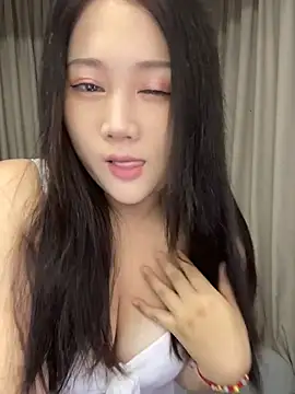 Luckysisi-s online show from June 2026 01:04:01 PM