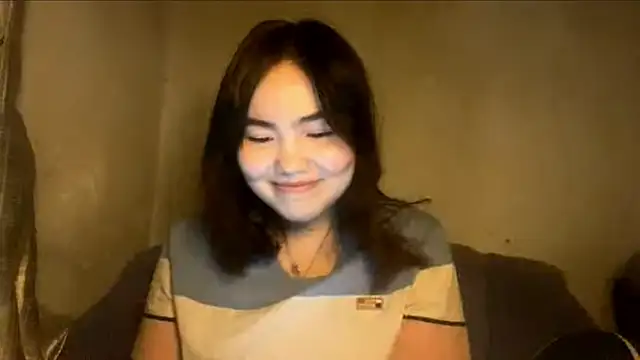 Molly Teddy online show from May 2026 07:37:02 PM