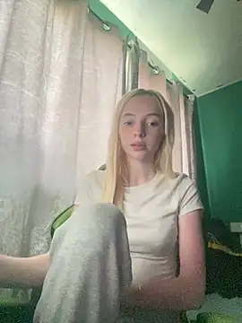 Glowing Manny Riah online show from May 2026 05:51:01 PM