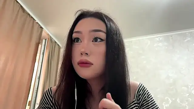 LilowNax online show from June 2026 03:58:01 PM