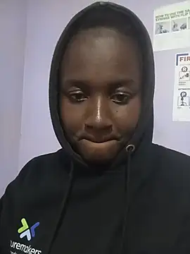 Ebonylouisa online show from May 2026 06:17:01 PM