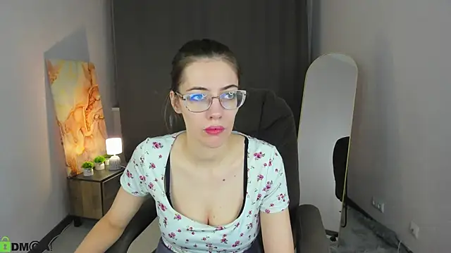 eva sicret online show from July 2026 04:15:01 AM