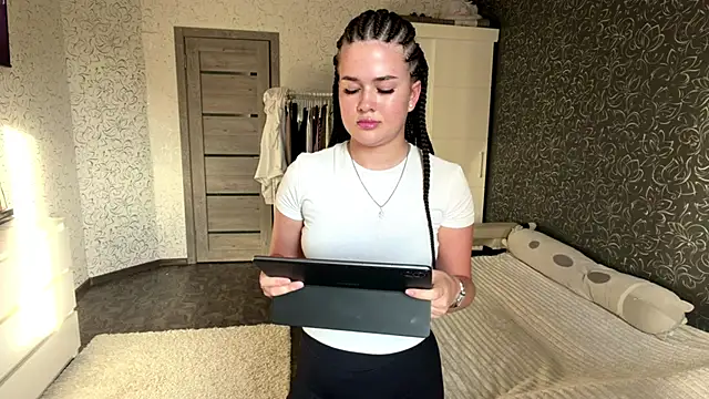 cuteshowy online show from July 2026 11:38:02 AM