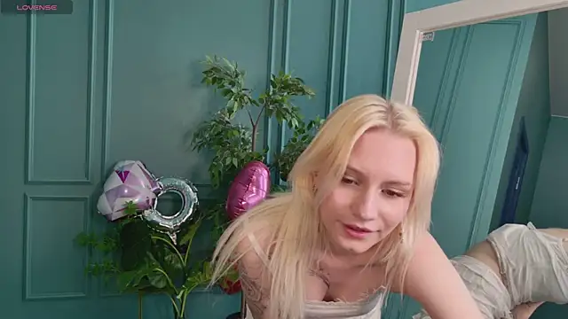 haleybooo online show from July 2026 12:07:02 PM