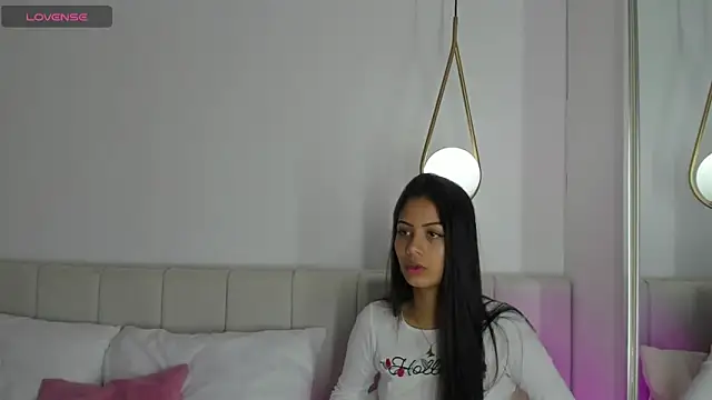 Snapshot of Gaby_Moonn chatting on June 2026 04:01:02 AM Gaby Moonn online show from June 2026 04:01:02 AM