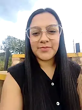 Sexy nayra outdoors  online show from May 2026 08:50:02 PM