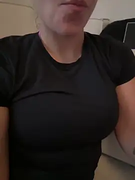 Snapshot of VenClea chatting on June 2026 06:50:01 PM VenClea online show from June 2026 06:50:01 PM