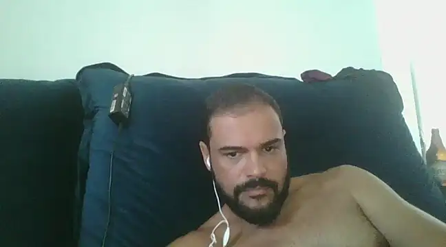 Snapshot of Pistola_faminta chatting on February 2025 01:44:02 PM Pistola faminta online show from February 2025 01:44:02 PM