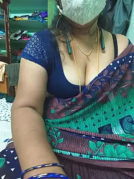 Tamil-kaviya98 online show from August 2026 10:01:02 PM