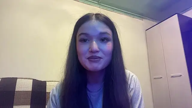 LisetteParajon online show from May 2026 04:15:01 PM