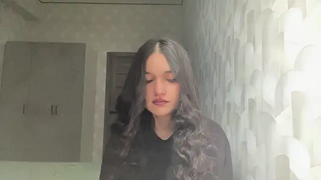 LisetteParajon online show from June 2026 05:10:01 AM