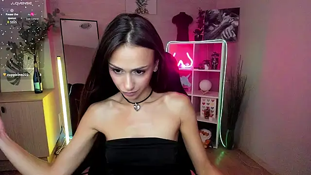 Petite Moly online show from July 2026 08:42:01 AM