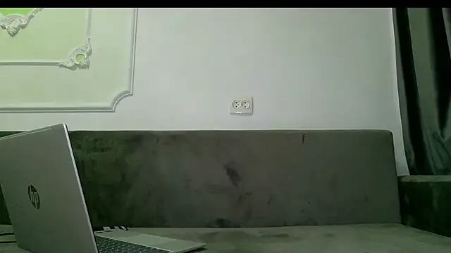 lola lippss online show from June 2026 05:35:02 PM