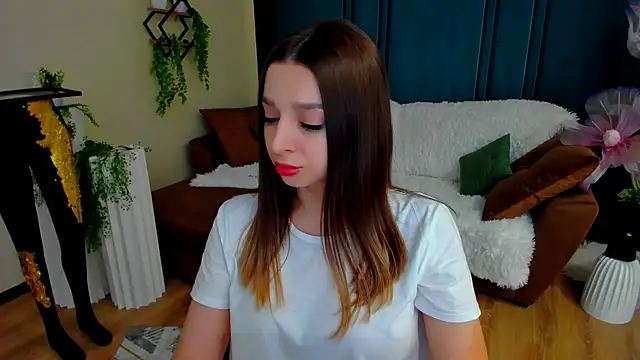 FlirtySpark online show from June 2026 07:18:01 PM
