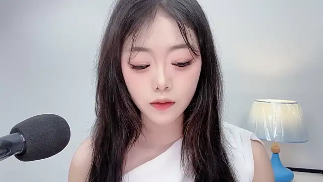 smalldaiwang online show from June 2026 03:22:01 AM