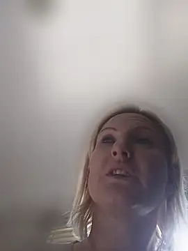 Isabelle Cora online show from June 2026 10:42:01 AM