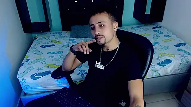 Snapshot of _anthony32 chatting on May 2026 01:42:02 PM anthony32 online show from May 2026 01:42:02 PM