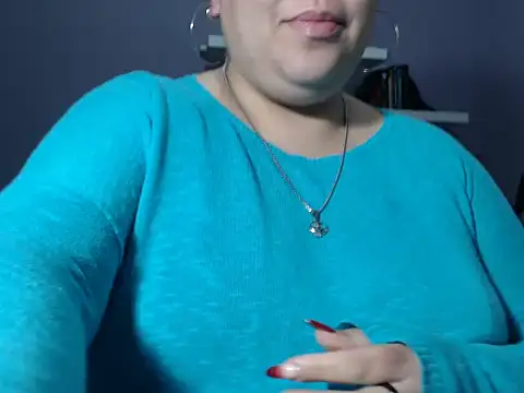 Snapshot of June_Osborne chatting on May 2026 11:02:02 PM June Osborne online show from May 2026 11:02:02 PM