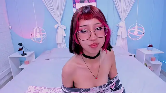 Snapshot of Venus_Rouge chatting on July 2026 03:34:01 AM Venus Rouge online show from July 2026 03:34:01 AM
