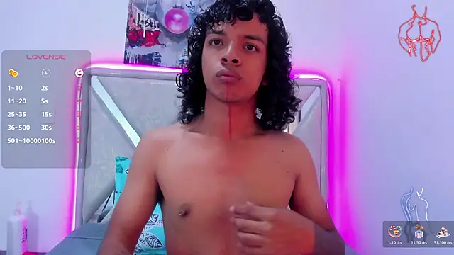 Snapshot of Lucas_cruz1 chatting on July 2026 03:23:01 AM Lucas cruz1 online show from July 2026 03:23:01 AM