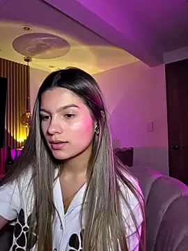 Snapshot of emilyvex chatting on July 2026 04:04:02 AM emilyvex online show from July 2026 04:04:02 AM