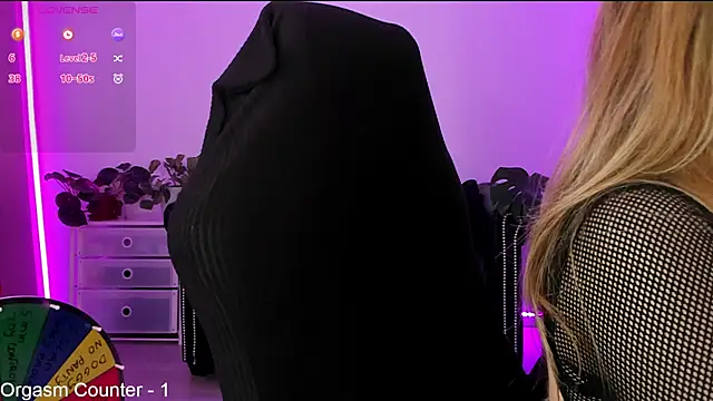 LindaWhite  online show from January 2025 09:32:02 PM