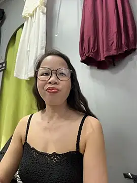 honghong mother online show from June 2026 01:44:02 AM
