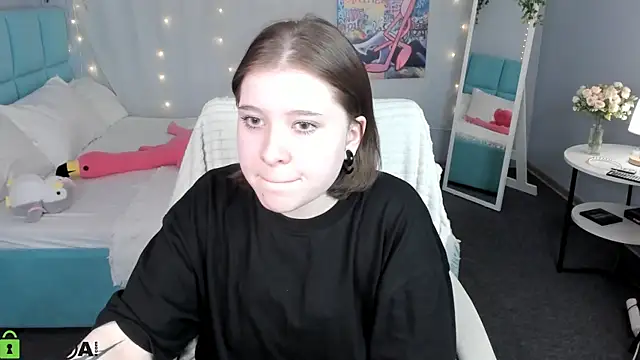 Snapshot of Kylie-Voss chatting on June 2026 03:08:02 AM Kylie-Voss online show from June 2026 03:08:02 AM