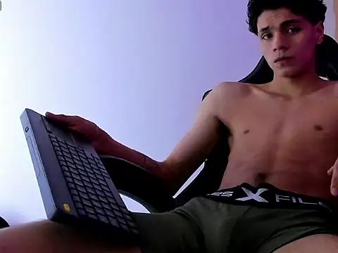 Snapshot of Ithan_Hott chatting on June 2026 03:53:01 AM Ithan Hott online show from June 2026 03:53:01 AM