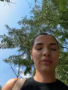 chloenyx online show from June 2026 01:01:02 PM