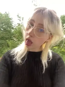 xp blondie online show from July 2026 02:45:02 PM