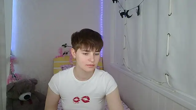 EmyHills online show from June 2026 04:16:02 PM