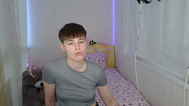 EmyHills online show from June 2026 03:57:01 PM
