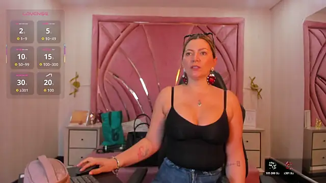 pamelaQenn2 online show from June 2026 06:07:01 PM