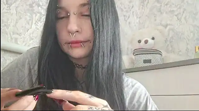 KrissyHiott online show from June 2026 04:11:01 AM