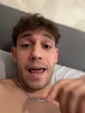 Snapshot of emanuel00220 chatting on June 2026 08:08:02 AM emanuel00220 online show from June 2026 08:08:02 AM