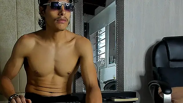Snapshot of tommyhot7 chatting on July 2026 11:00:02 PM tommyhot7 online show from July 2026 11:00:02 PM