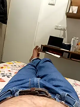 indiboy009 online show from December 2025 06:38:01 PM