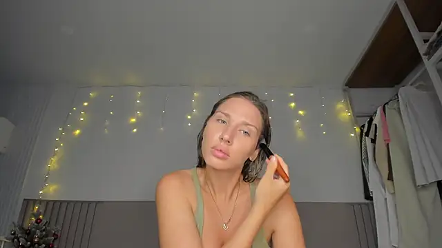 SofiClimbing online show from February 2026 03:16:02 AM