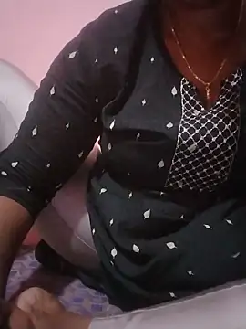 Snapshot of Tamilvalarmathi chatting on June 2026 06:03:01 PM Tamilvalarmathi online show from June 2026 06:03:01 PM