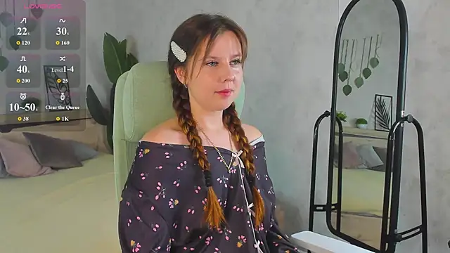 Snapshot of Violeta_Paul chatting on July 2026 12:57:02 AM Violeta Paul online show from July 2026 12:57:02 AM