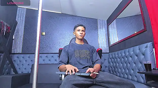 Snapshot of Yoel_Blessed chatting on July 2026 11:37:02 AM Yoel Blessed online show from July 2026 11:37:02 AM