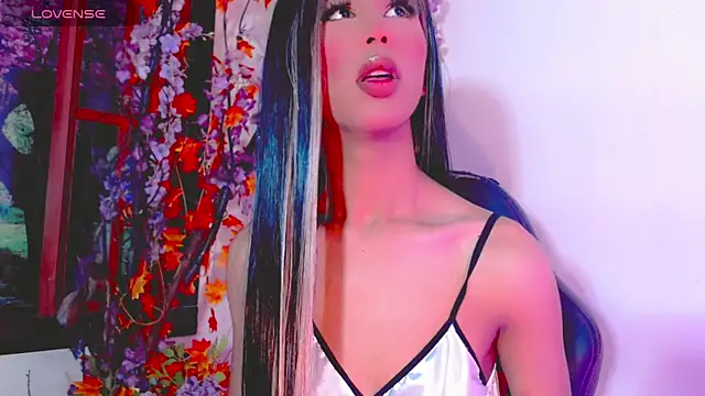 Snapshot of Honey_Balenciaga chatting on June 2026 03:31:01 AM Honey Balenciaga online show from June 2026 03:31:01 AM