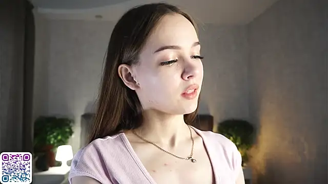 Snapshot of PearleKalmen chatting on June 2026 04:13:02 AM PearleKalmen online show from June 2026 04:13:02 AM