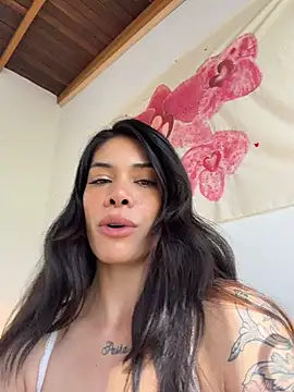 Snapshot of SiennaLuvs chatting on July 2026 01:19:01 PM SiennaLuvs online show from July 2026 01:19:01 PM