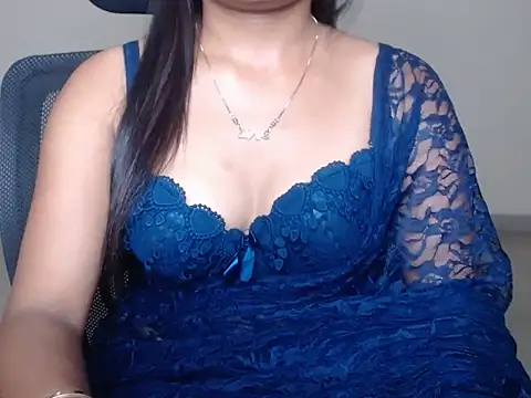 Snapshot of Elle_lala chatting on June 2026 10:15:01 AM Elle lala online show from June 2026 10:15:01 AM