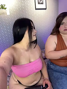 Snapshot of Bloomie_1 chatting on June 2026 07:48:01 PM Bloomie 1 online show from June 2026 07:48:01 PM
