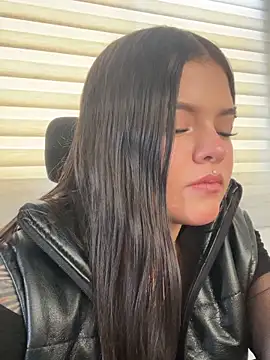 Snapshot of Camila_Duarte_2 chatting on June 2026 04:00:01 PM Camila Duarte 2 online show from June 2026 04:00:01 PM